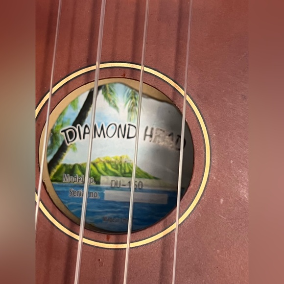 Diamond Head DU-150 Soprano Ukulele Natural Black Fingerboard - Picture 2 of 4